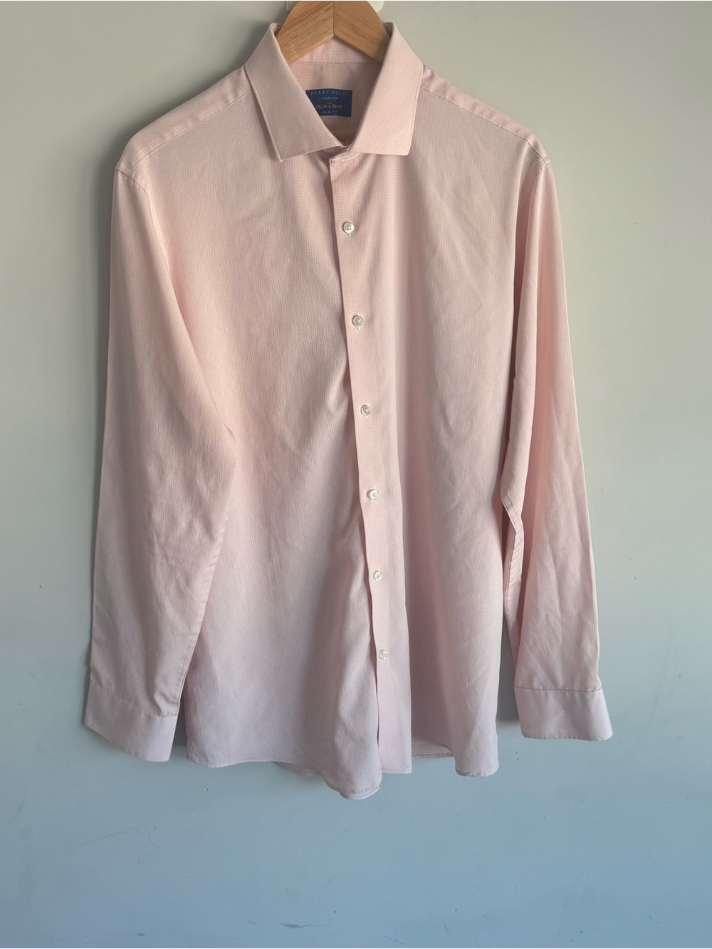 Perry Ellis Soft Pink Long-Sleeve Dress Shirt